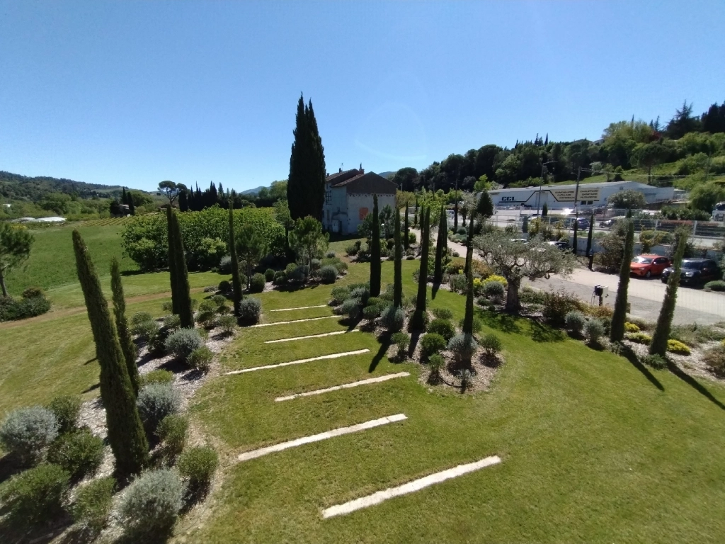 aménagement extérieur d'un jardin moderne