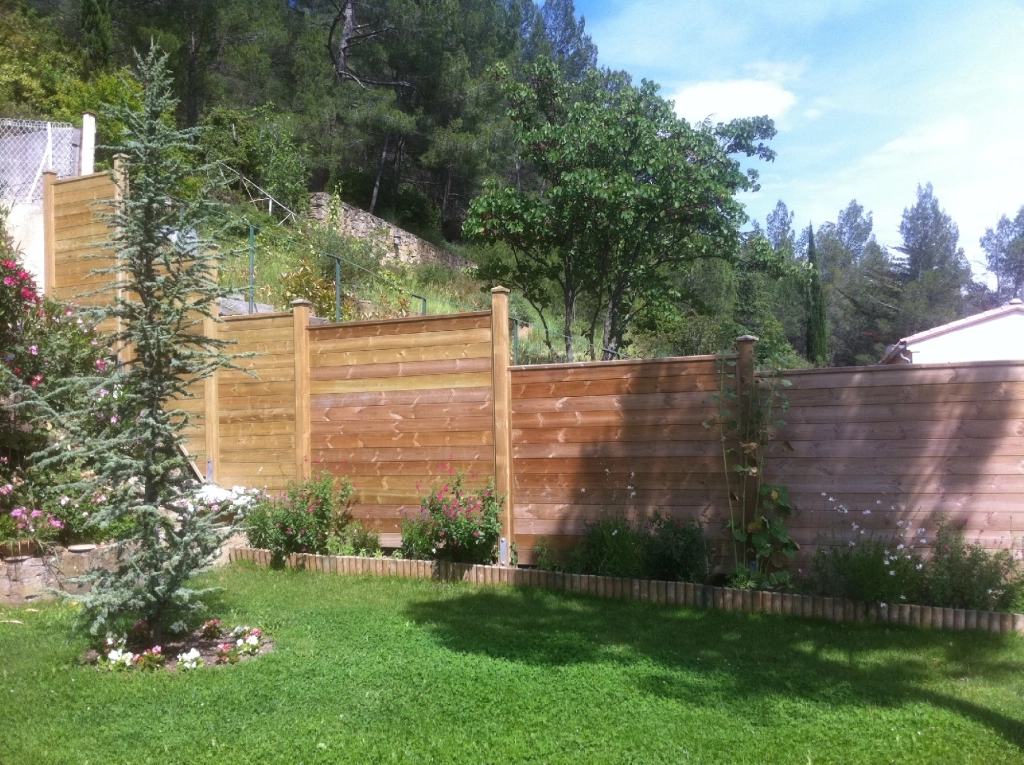 pergola terrasse en bois sur une terrasse de jardin